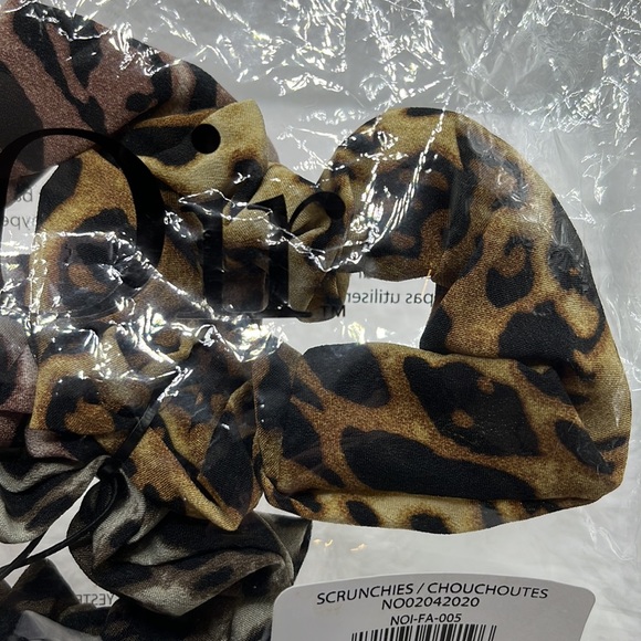 4/$25 nOir Jewelry Ombré Leopard Scrunchies - 3 pack - Picture 3 of 4